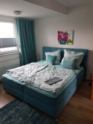 1 bedroom, WiFi, bed sheets - Temporary apartment at Baldeneysee 45239 Essen 4 persons TOP (Essen)