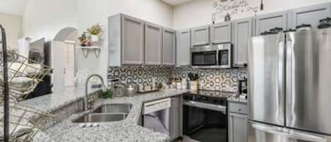 Fridge, microwave, stovetop, dishwasher