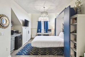 4 bedrooms, WiFi, bed sheets