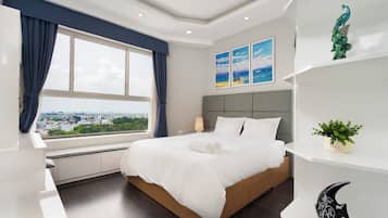 Chambre Junior, balcon, vue ville | Literie de qualité supérieure, surmatelas, décoration personnalisée