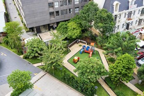 Junior Room, Balcony, City View | Exterior - Gin House - Golden Mansion APT Phu Nhuan (Ho Chi Minh City)