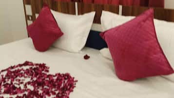 Deluxe Double Room, City View | Desk, laptop workspace, free WiFi