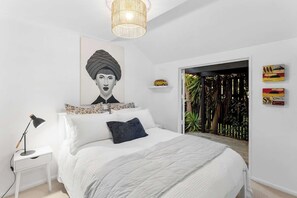 3 Schlafzimmer, Schreibtisch, Bügeleisen/Bügelbrett, WLAN