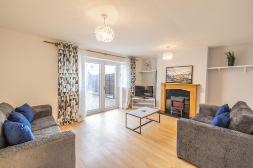 Perfect NEC & Airport Stay - 6 Beds, Spacious