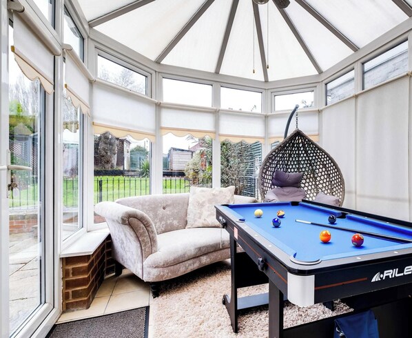 Games room - Modern 5BR Stay – Perfect for Groups & Work (West Midlands)