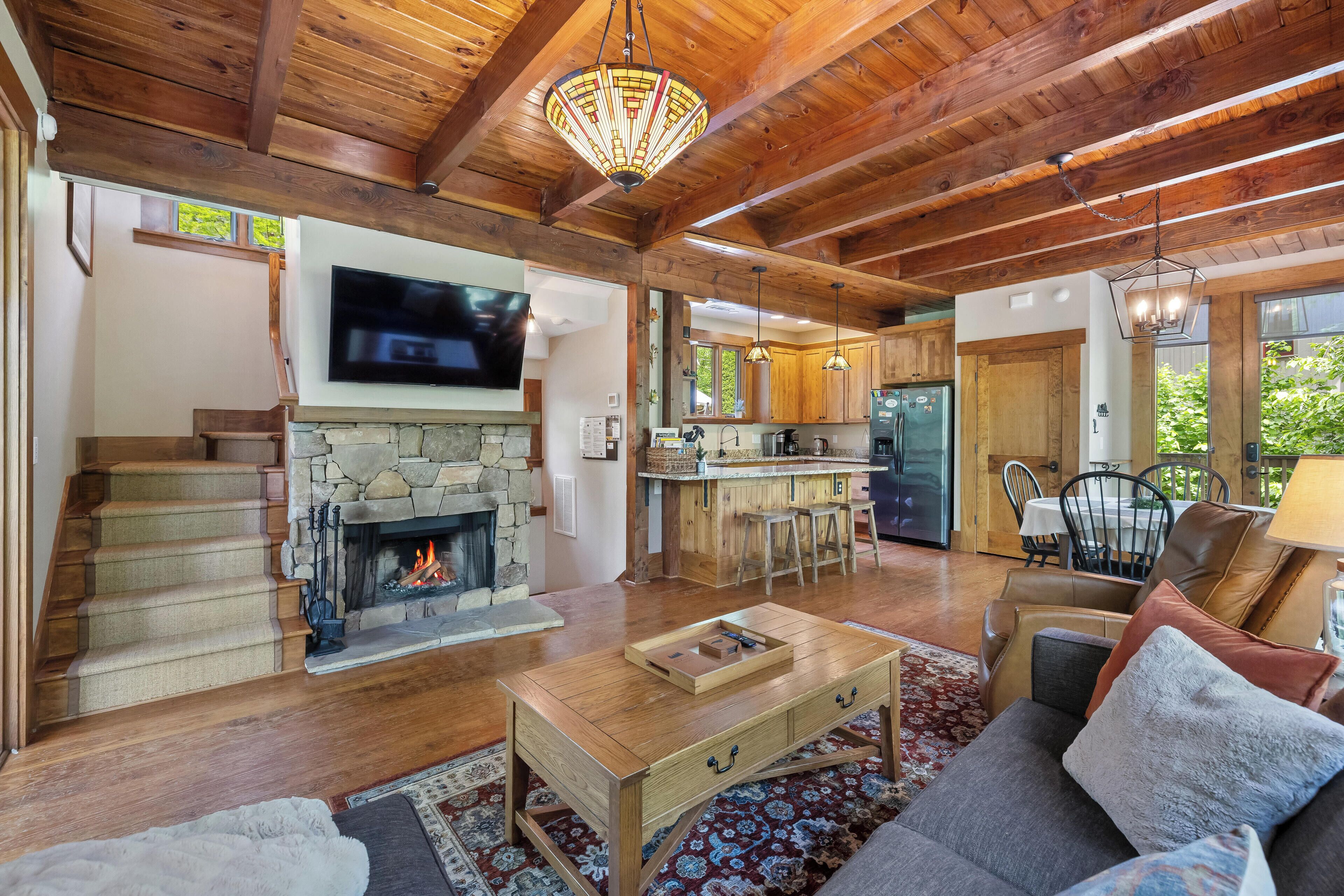 Smart TV, fireplace