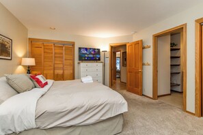 4 Schlafzimmer, Bügeleisen/Bügelbrett, kostenloses WLAN, Bettwäsche