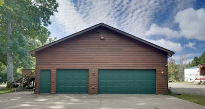 Pier, Catfish Lake Access: Eagle River Getaway!