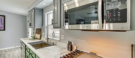 House (3 Bedrooms) | Interior