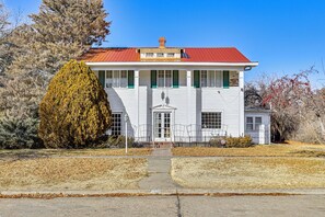 House (4 Bedrooms) | Interior - Half-mi to Atwood Lake: Spacious Home! (Atwood)