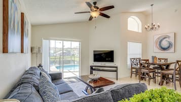 House (4 Bedrooms) | Interior