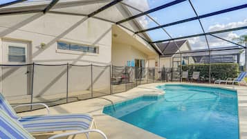 House (4 Bedrooms) | Front of property