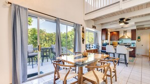Interior - 1 Mi to Dtwn: Dreamy Kailua-kona Home w/ Balconies (Kailua-Kona)