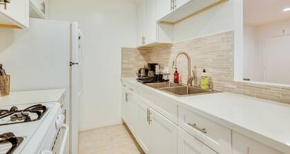 Work & Play: Condo w/ Patio in West Hollywood