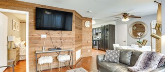 Walk to Beach: San Diego Hideaway w/ Patio