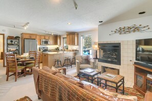 Apartment (2 Bedrooms) | Interior - 2 Mi to Sun Valley Resort: Walkable Condo! (Ketchum)