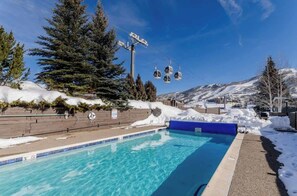A heated pool - Alpine Gondola Chalet (Steamboat Springs)