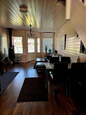 Interior - Charming 2-bedroom villa with balcony & living room and AC in Lappeenranta, (Lappeenranta)