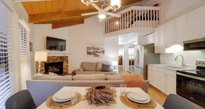 < 1 Mi to Beech Mountain Resort: Comfy Condo