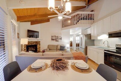 < 1 Mi to Beech Mountain Resort: Comfy Condo