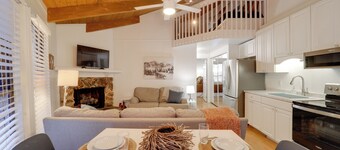 < 1 Mi to Beech Mountain Resort: Comfy Condo