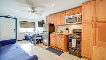 Apartment (0 Bedroom) | Interior