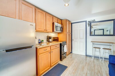 Half-block to Beach & Conventions: Wildwood Studio