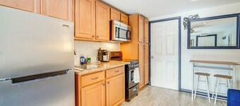 Half-block to Beach & Conventions: Wildwood Studio