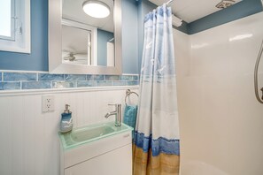 Apartment (0 Bedroom) | Interior - Half-block to Beach & Conventions: Wildwood Studio (Wildwood)