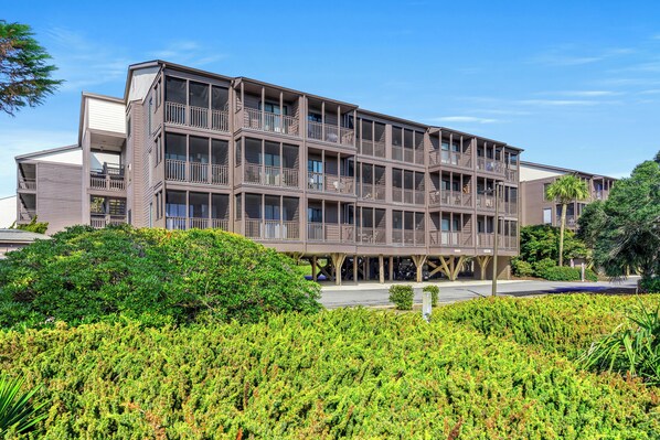 Exterior - Beautiful 2nd Row Condo + Free Attraction Tickets! (North Myrtle Beach)