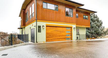 2 Mi to Dtwn: Dog-friendly Gem w/ Patio in Boise