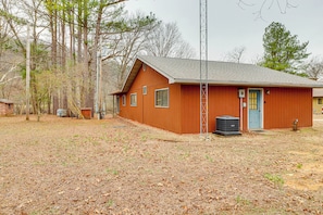 House (4 Bedrooms) | Interior - Premier Trout Fishing: Scenic White River Cabin (Lakeview)