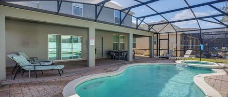 House (6 Bedrooms) | Front of property