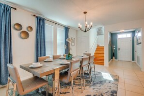 House (6 Bedrooms) | Interior