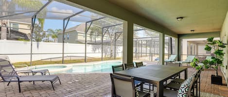 House (6 Bedrooms) | Interior