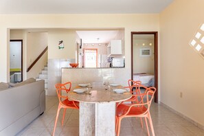 Villa | Dining
