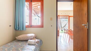 4 bedrooms, free WiFi, bed sheets