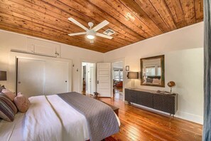 3 bedrooms, iron/ironing board, Internet, bed sheets