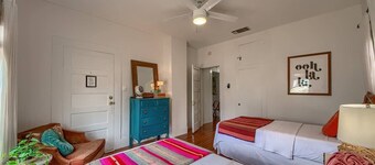 DT 332 Havana Haus