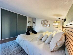 1 bedroom, desk, iron/ironing board, free WiFi - - Casa Di Mare - Beachfront (Borgo)