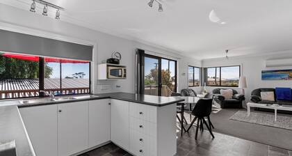 Conveniently located in the centre of town and close to the beaches
