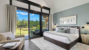 10 bedrooms, desk, iron/ironing board, travel crib