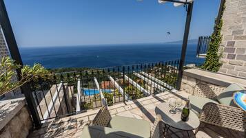 Comfort Duplex, 1 Bedroom, Pool Access, Sea View | Balcony