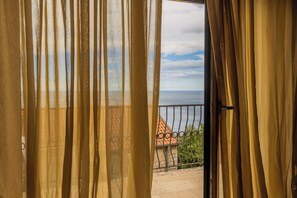 Appartamento Classic, 1 camera da letto, accesso alla piscina, fronte mare | Vista dalla camera