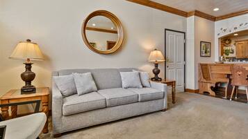 Villa, 2 Bedrooms | Living area