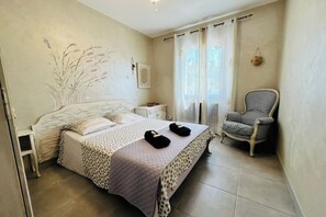 4 soverom, strykejern/-brett, wi-fi (inkludert) og sengetøy