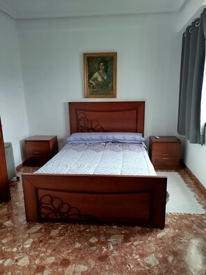 2 bedrooms, iron/ironing board, WiFi, bed sheets