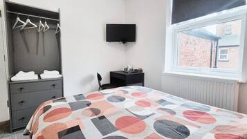 Habitación Confort doble, 1 cama doble, no fumadores | Ropa de cama hipoalergénica y decoración individual