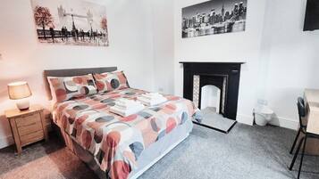 Room | Hypo-allergenic bedding, individually decorated, individually furnished