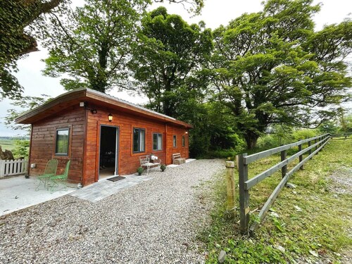 Scenic Countryside Cabin: Romantic & Pet-Friendly